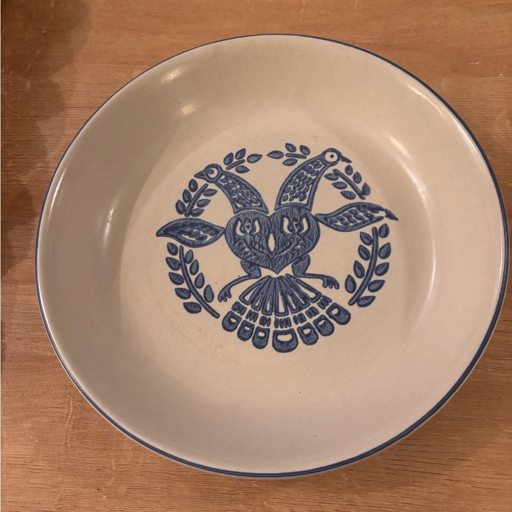 Pfaltzgraff Stoneware Yorktowne Distelfink Bird Pie Plate Quiche USA Retired